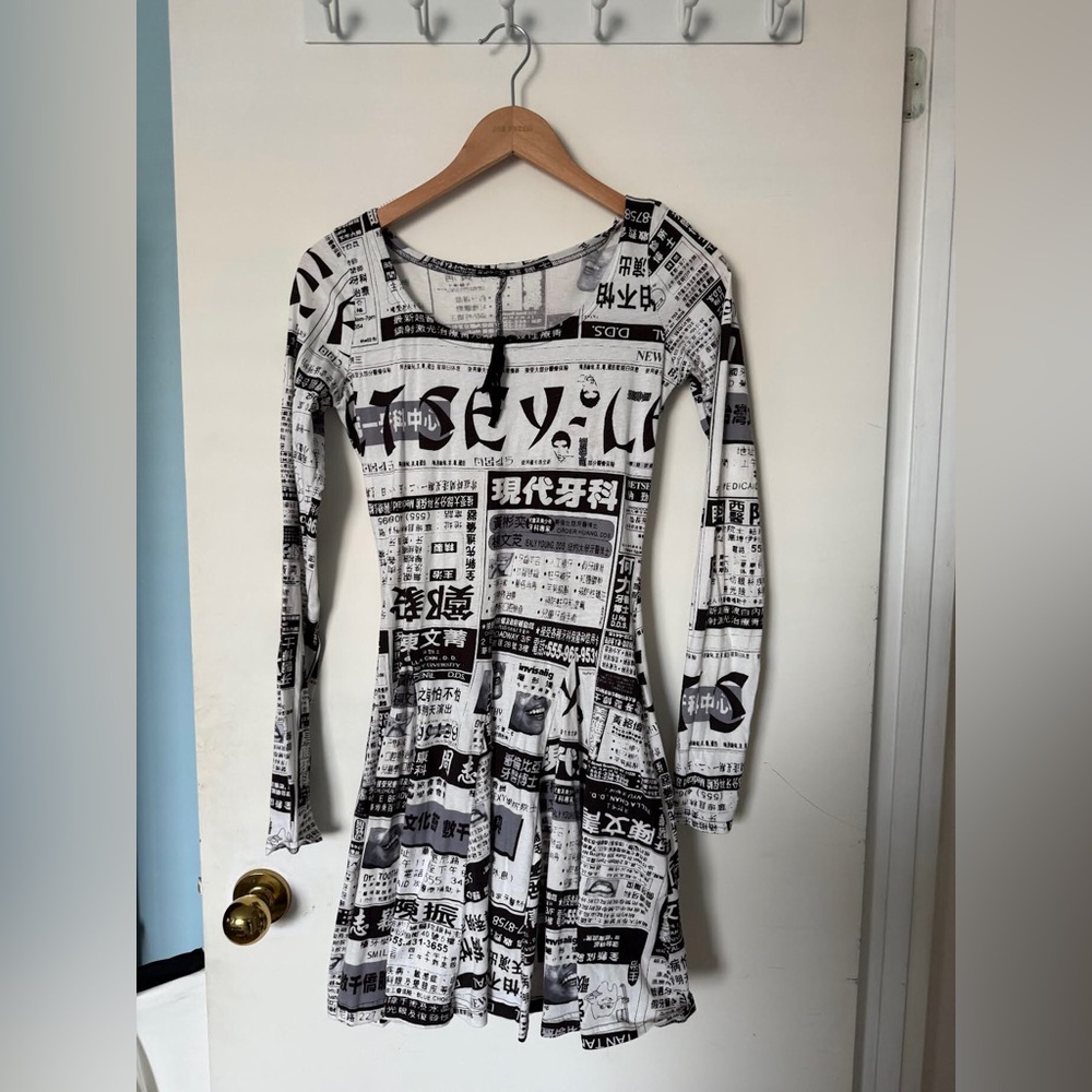 Vintage Betsey Johnson Black & White Newspaper-Print Long Sleeve Dress